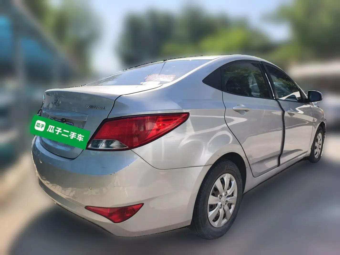 Hyundai Verna (older generation) 2014 1.4L Manual Smart GLS Trim — миниатюра 6