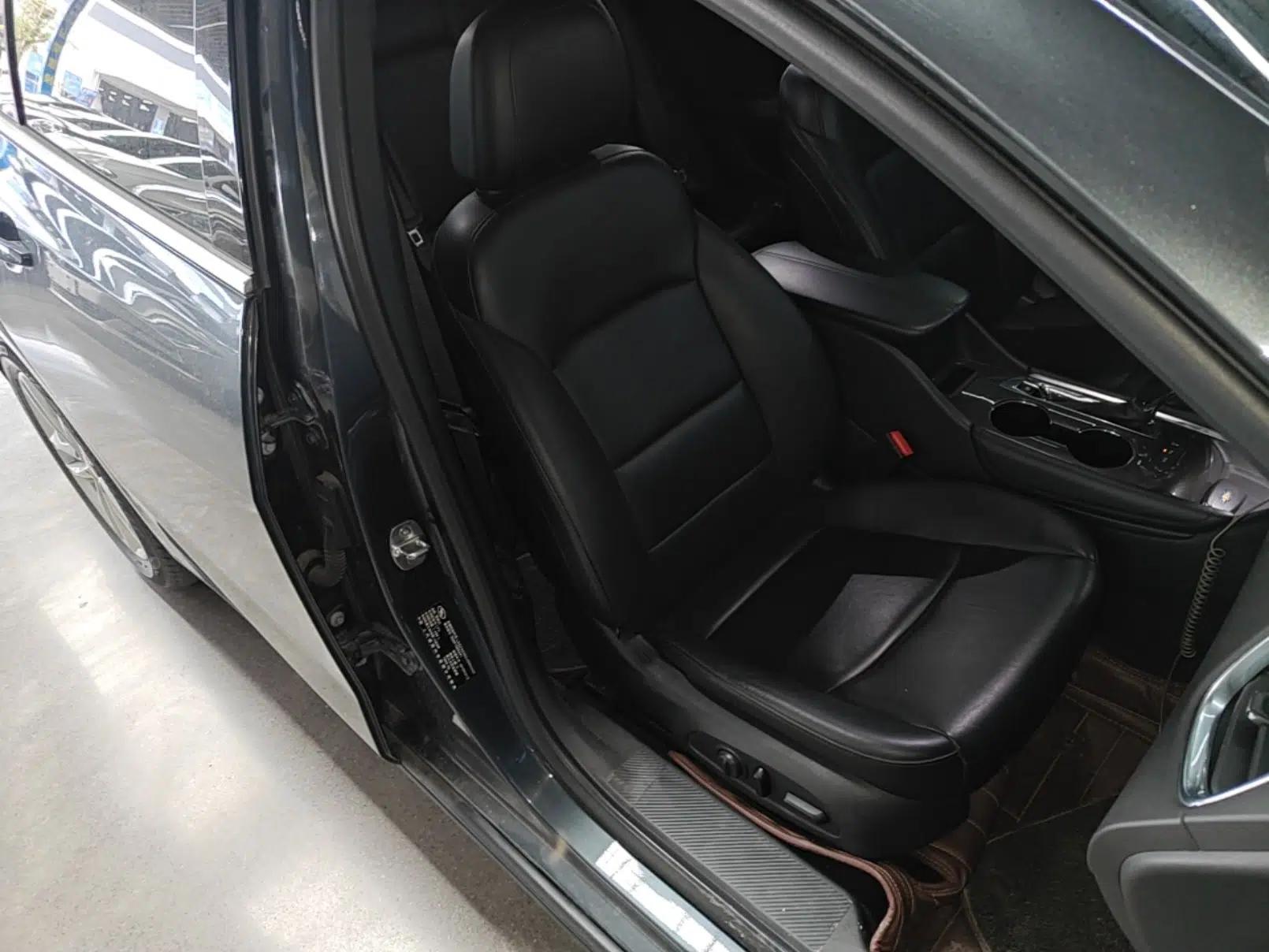 Chevrolet Malibu XL 2018 530T Automatic RuiChi Edition — миниатюра 19