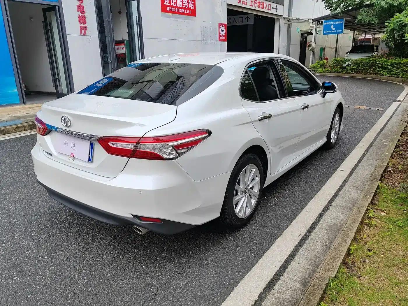 2023 Camry 2.0G Luxury Edition — миниатюра 6