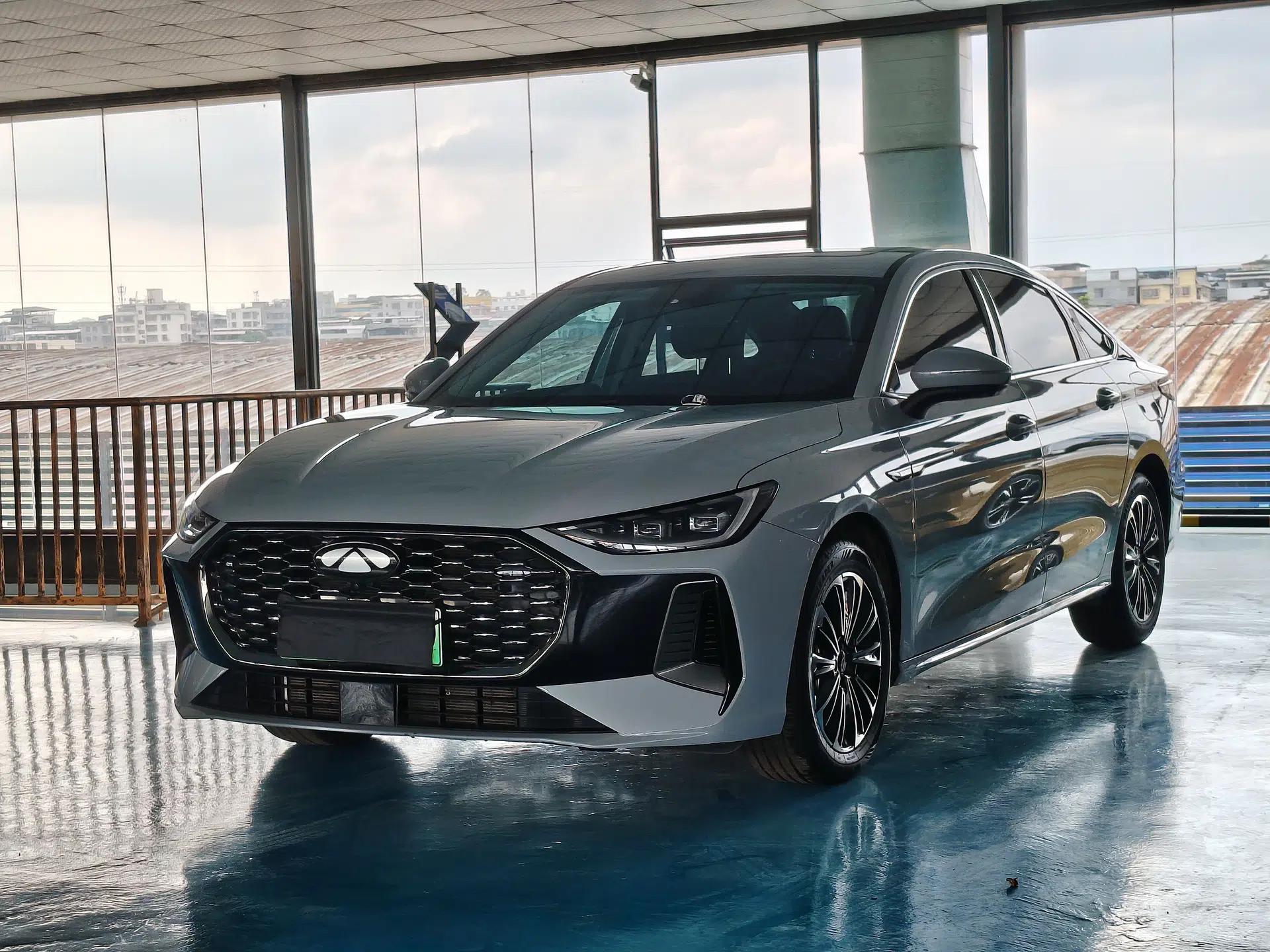 Chery Fengyun A8L 2025 1.5 TGDI 145 km Comfort Version — миниатюра 1