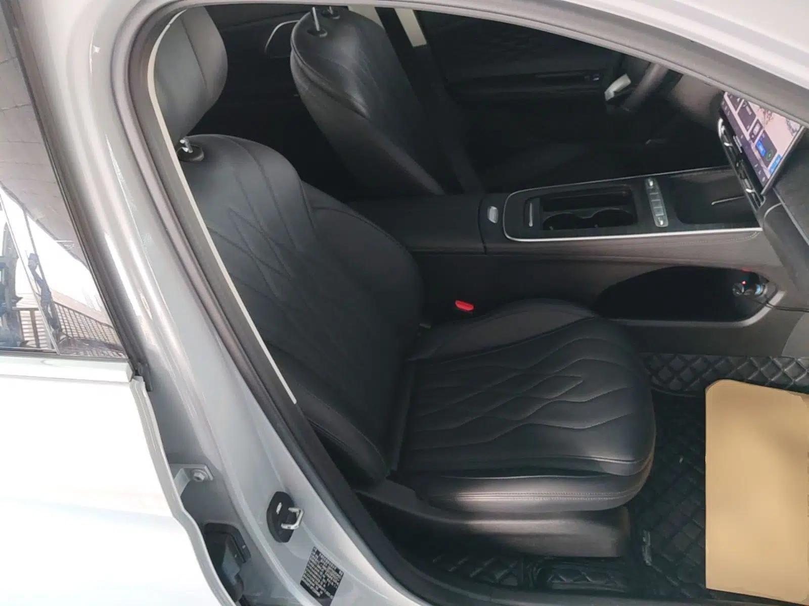 Chery Fengyun A8L 2025 1.5 TGDI 145 km Comfort Version — миниатюра 19
