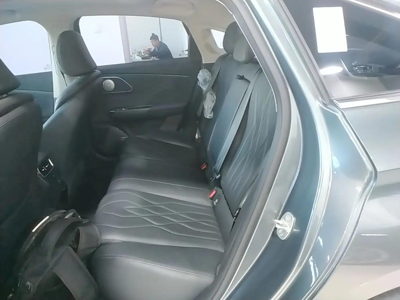 Chery Fengyun A8L 2025 1.5 TGDI 145 km Luxury Version — миниатюра 20