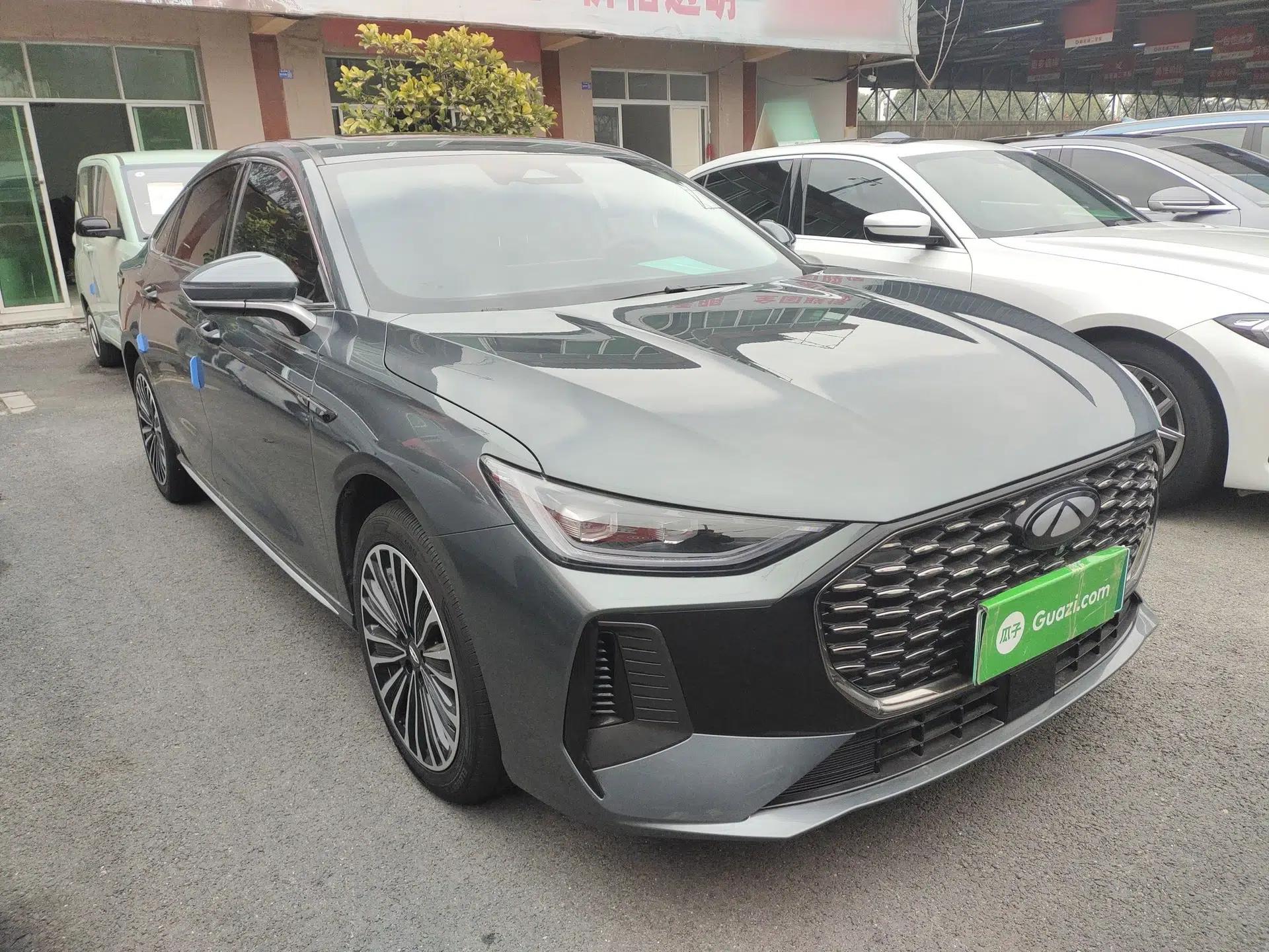 Chery Fengyun A8L 2025 1.5 TGDI 145 km Luxury Version — миниатюра 3