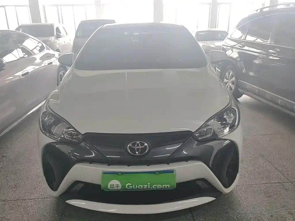 YARiS L Zhixuan 2022 1.5L CVT Leading PLUS Edition — миниатюра 3