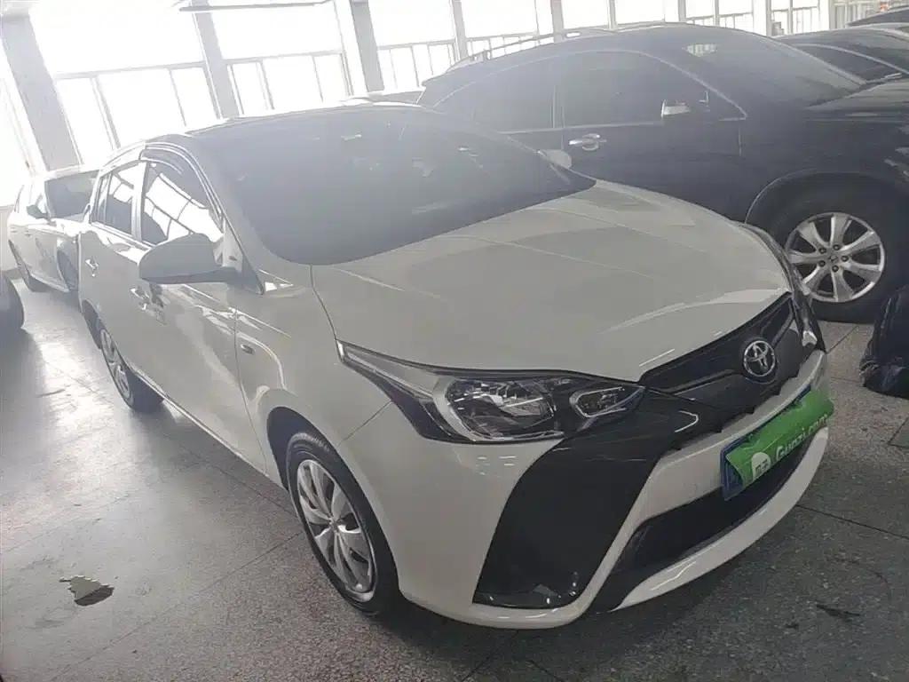 YARiS L Zhixuan 2022 1.5L CVT Leading PLUS Edition — миниатюра 4
