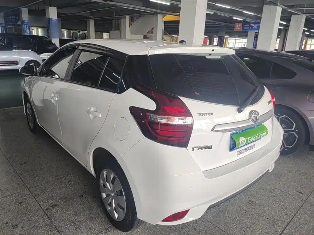 YARiS L Zhixuan 2022 1.5L CVT Leading PLUS Edition — миниатюра 5