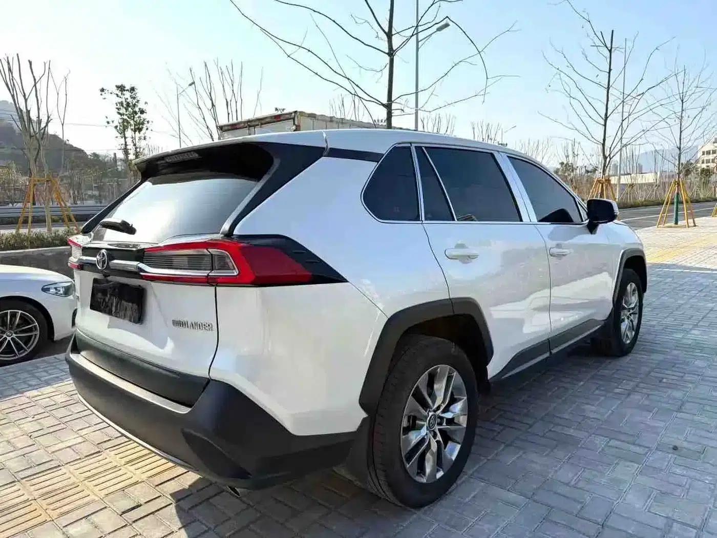 2023 Toyota Highlander 2.0L CVT 2WD Leading Edition — миниатюра 9
