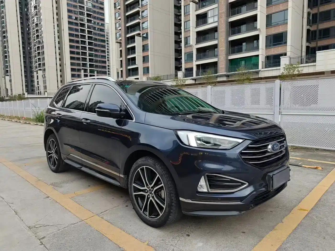 2020 Ford Edge EcoBoost 245 2WD Luxury 7-seater — миниатюра 3