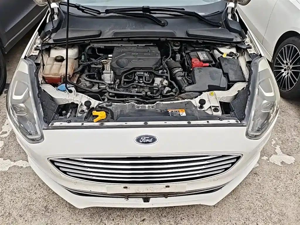 Ford Focus 2019 EcoBoost 125 Automatic Premium Edition — миниатюра 20