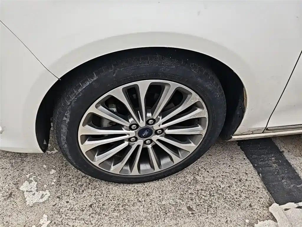 Ford Focus 2019 EcoBoost 125 Automatic Premium Edition — миниатюра 23