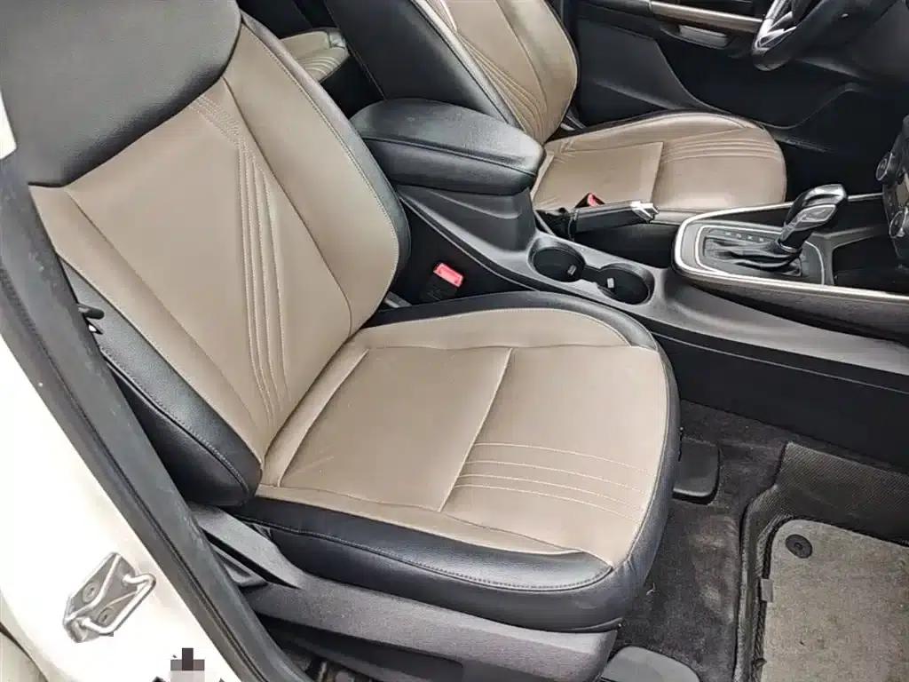 Ford Focus 2019 EcoBoost 125 Automatic Premium Edition — миниатюра 25
