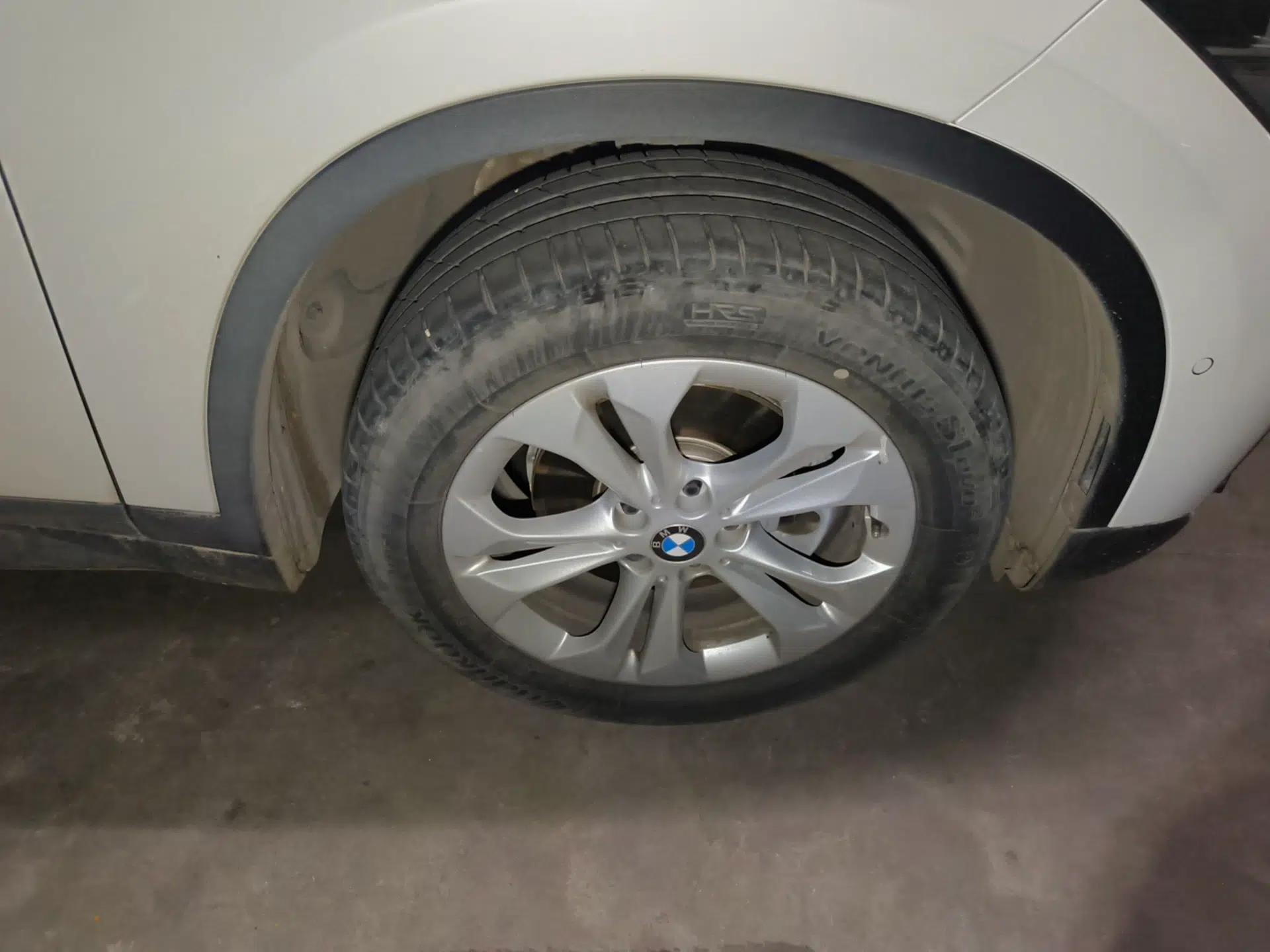 BMW X1 2016 sDrive18Li Premium Edition — миниатюра 8