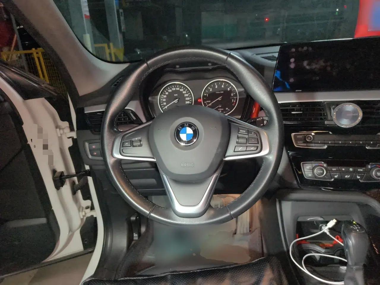 BMW X1 2016 sDrive18Li Premium Edition — миниатюра 10