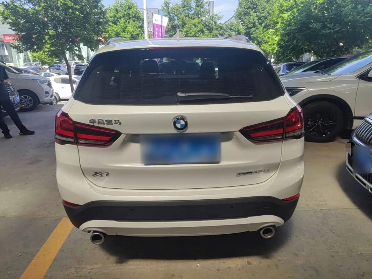 BMW X1 2022 sDrive25Li Leading Model — миниатюра 5
