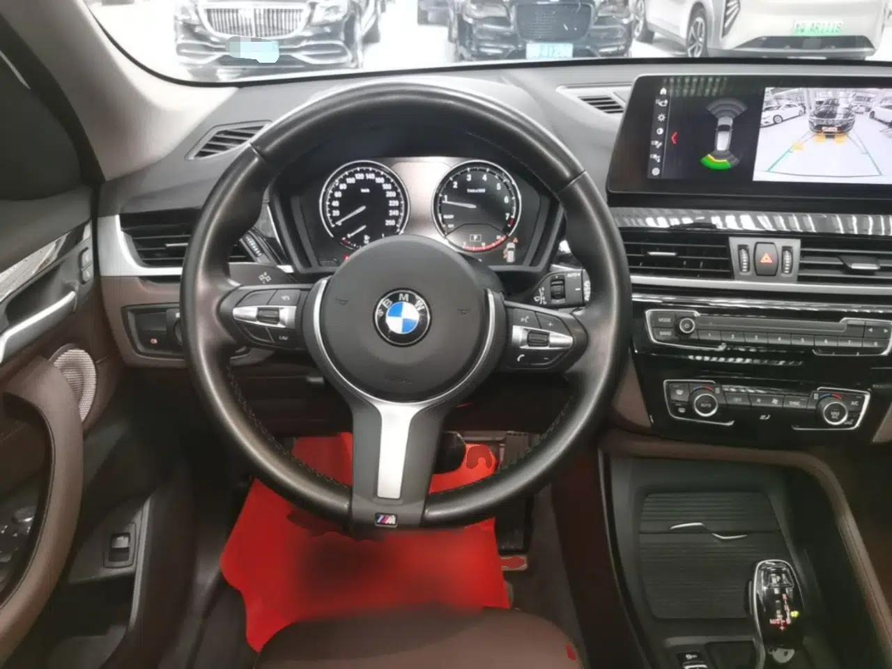 BMW X1 2022 sDrive25Li Leading Model — миниатюра 13