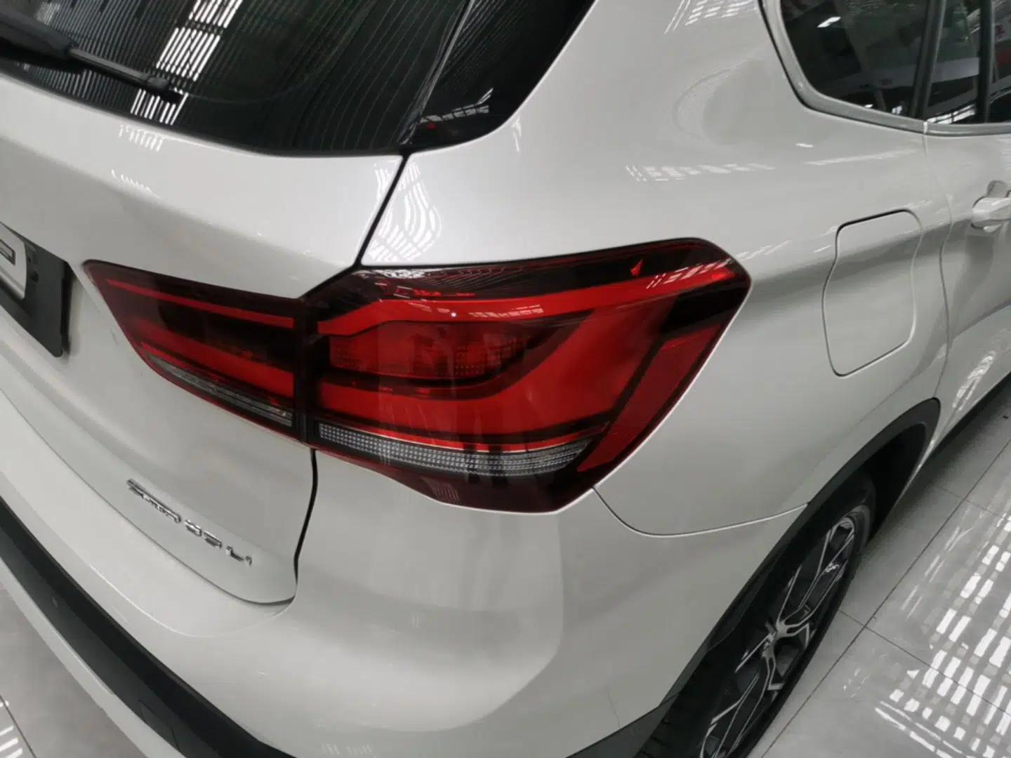 BMW X1 2022 sDrive25Li Leading Model — миниатюра 9