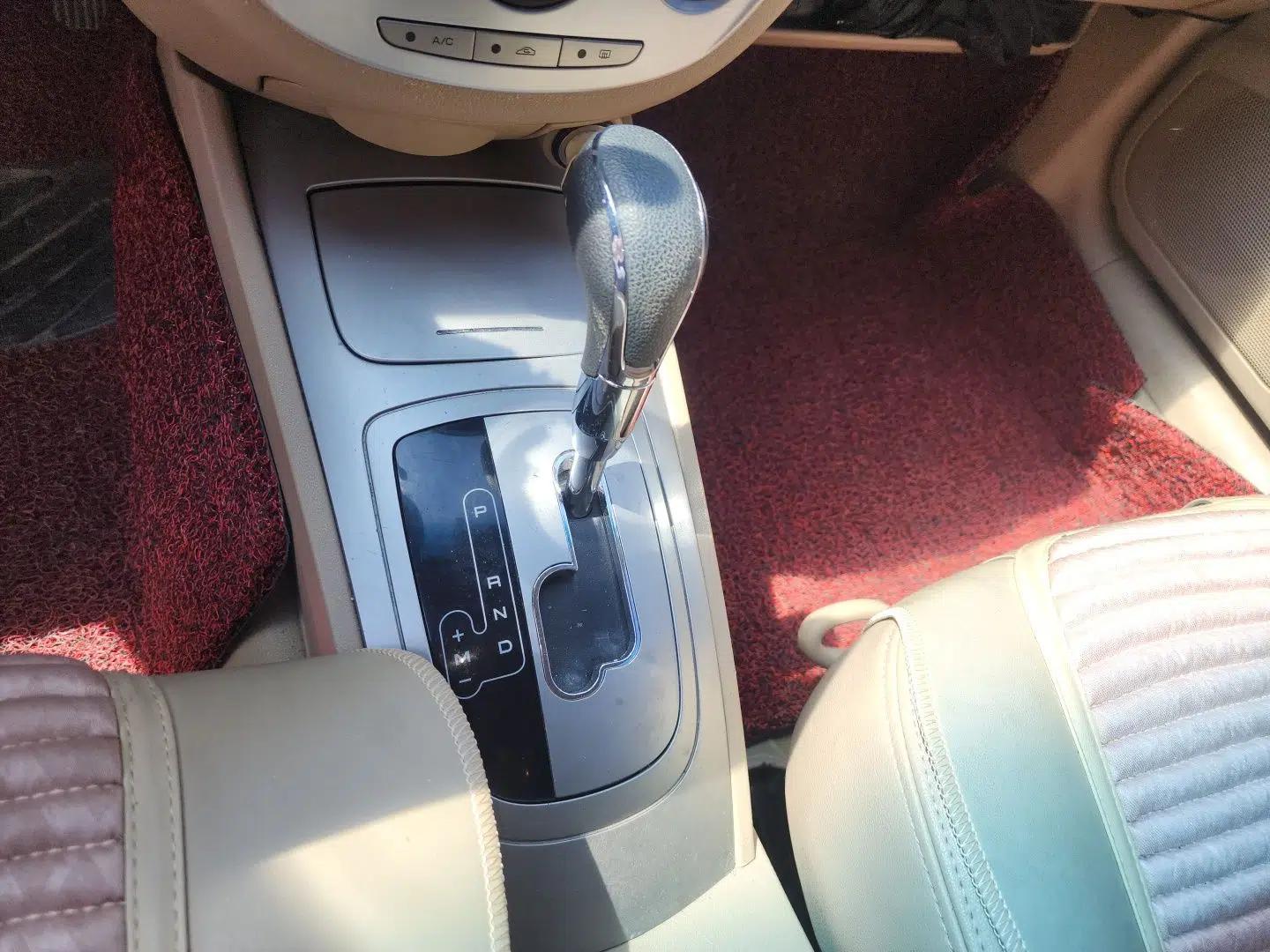 Buick Excelle 2013 1.5L Automatic Classic Model — миниатюра 14