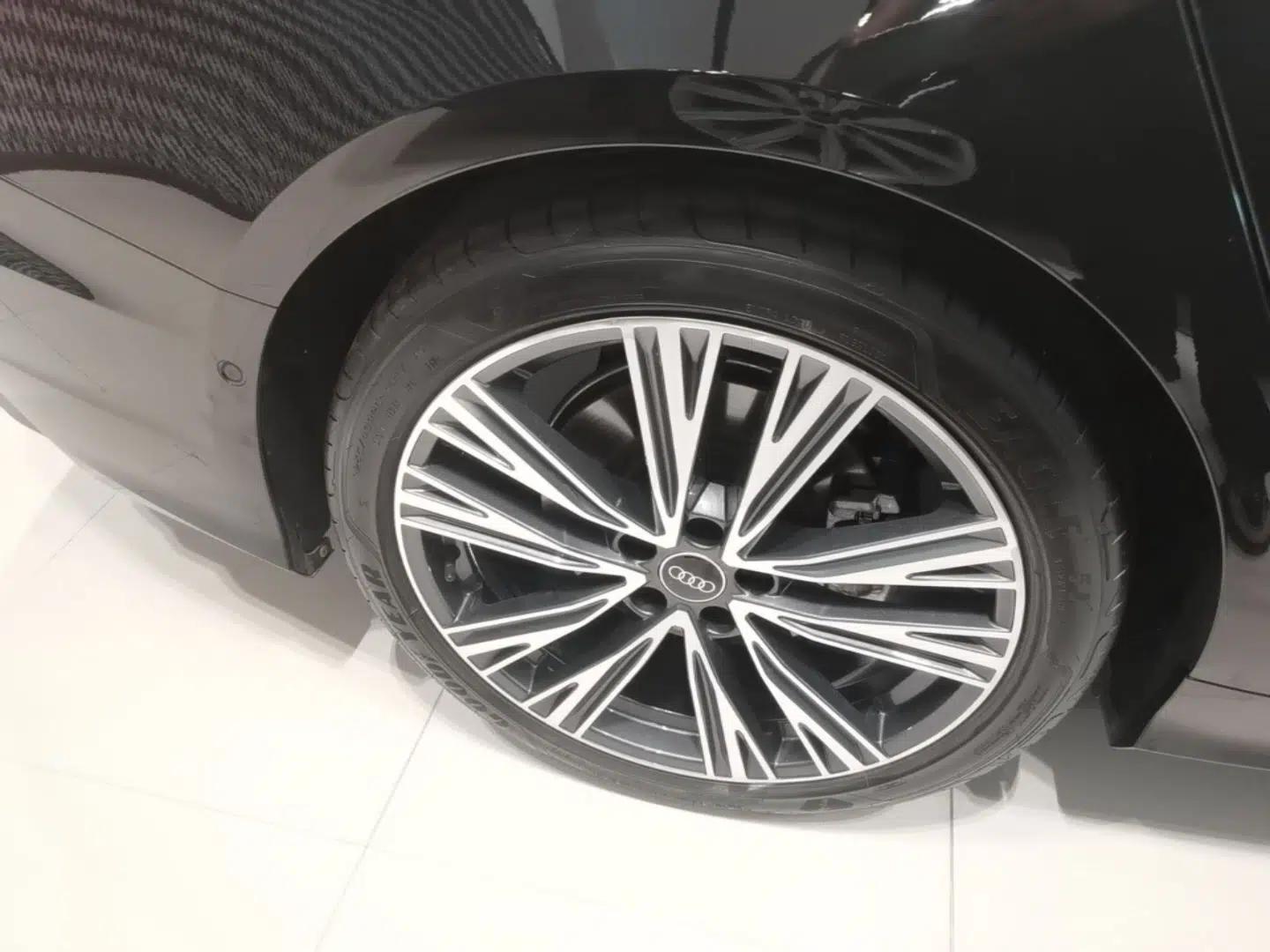Audi A6L 2024 45 TFSI Prestige Dynamic Edition — миниатюра 11