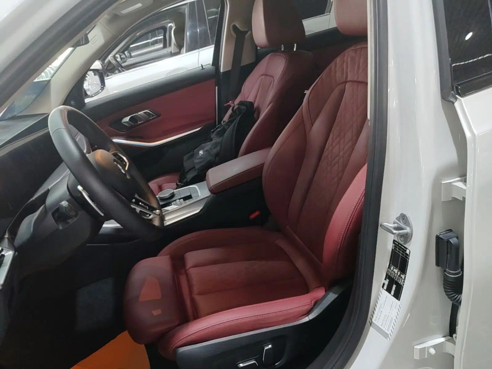 BMW 3 Series 2025 330Li M Sport Shadowline Package — миниатюра 17