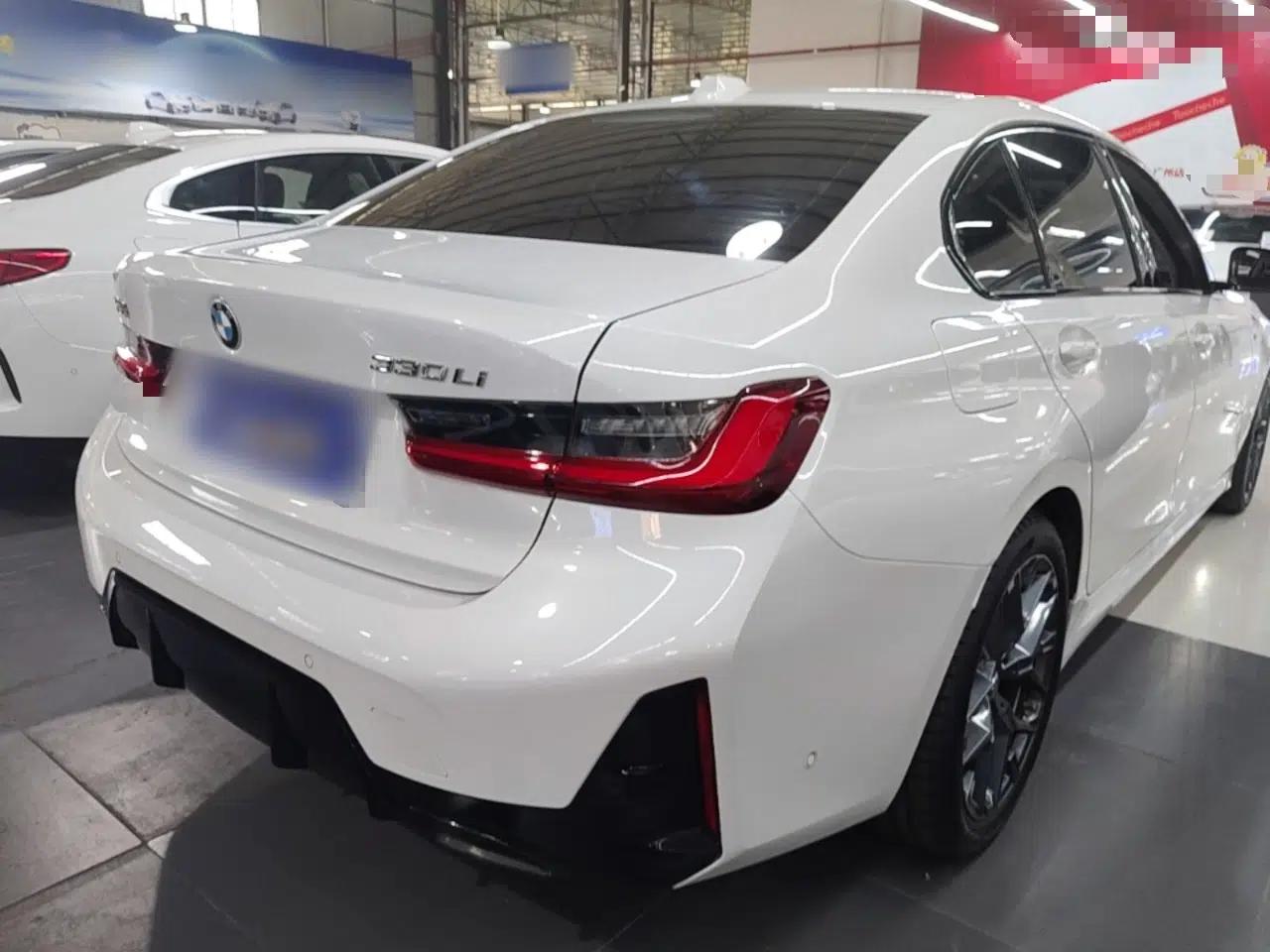 BMW 3 Series 2025 330Li M Sport Shadowline Package — миниатюра 6