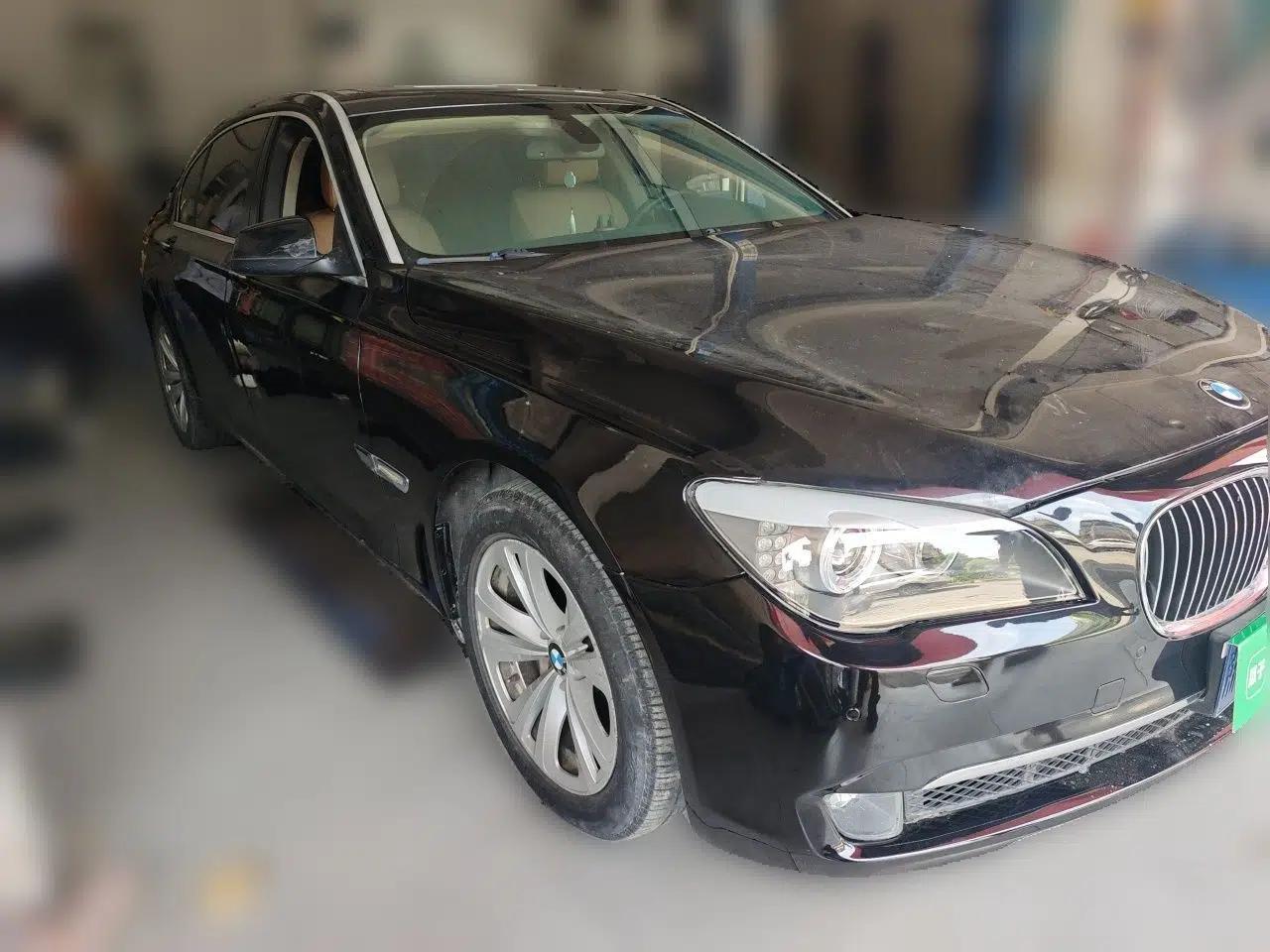 BMW 7 Series 2011 730Li Elegant Model — миниатюра 3