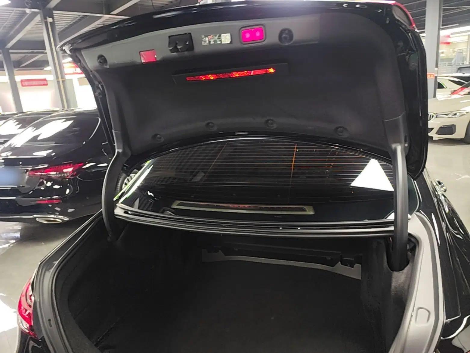 Mercedes-Benz E-Class 2023 E 300 L Luxury Model — миниатюра 22