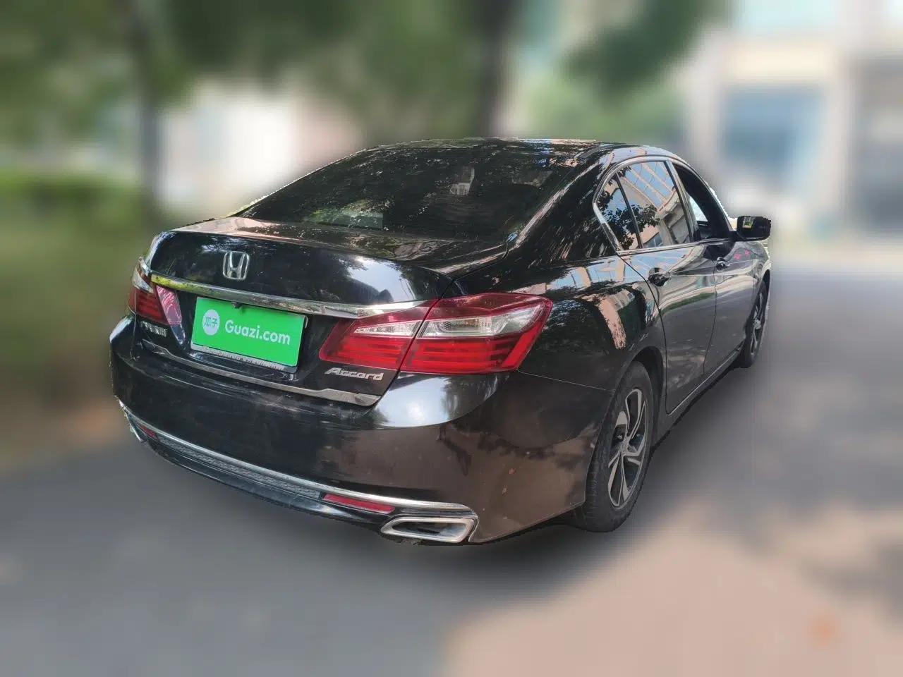 Honda Accord 2016 2.0L Elite Edition — миниатюра 6