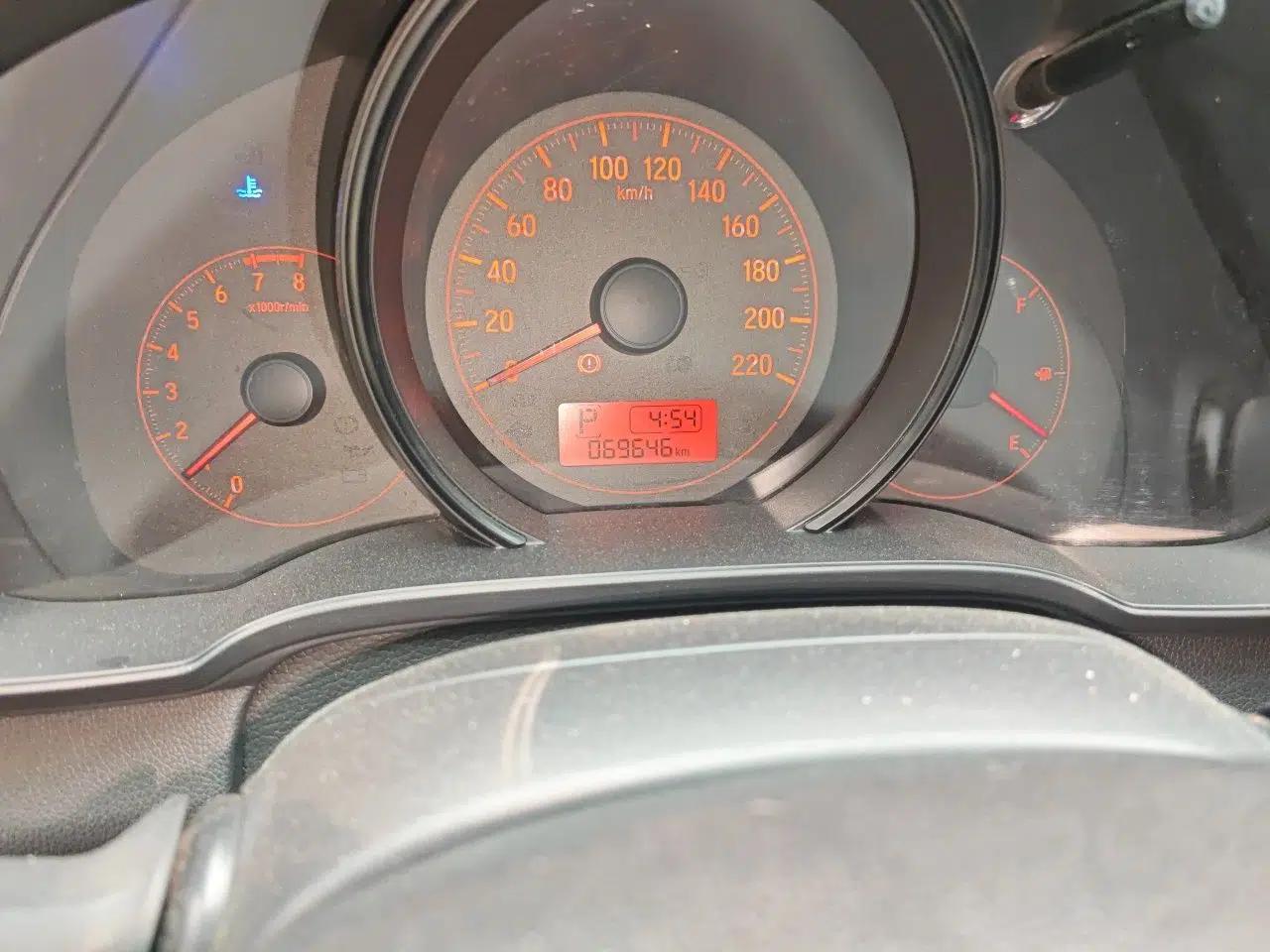 Honda Fit 2016 1.5L LX CVT Comfort Model — миниатюра 11