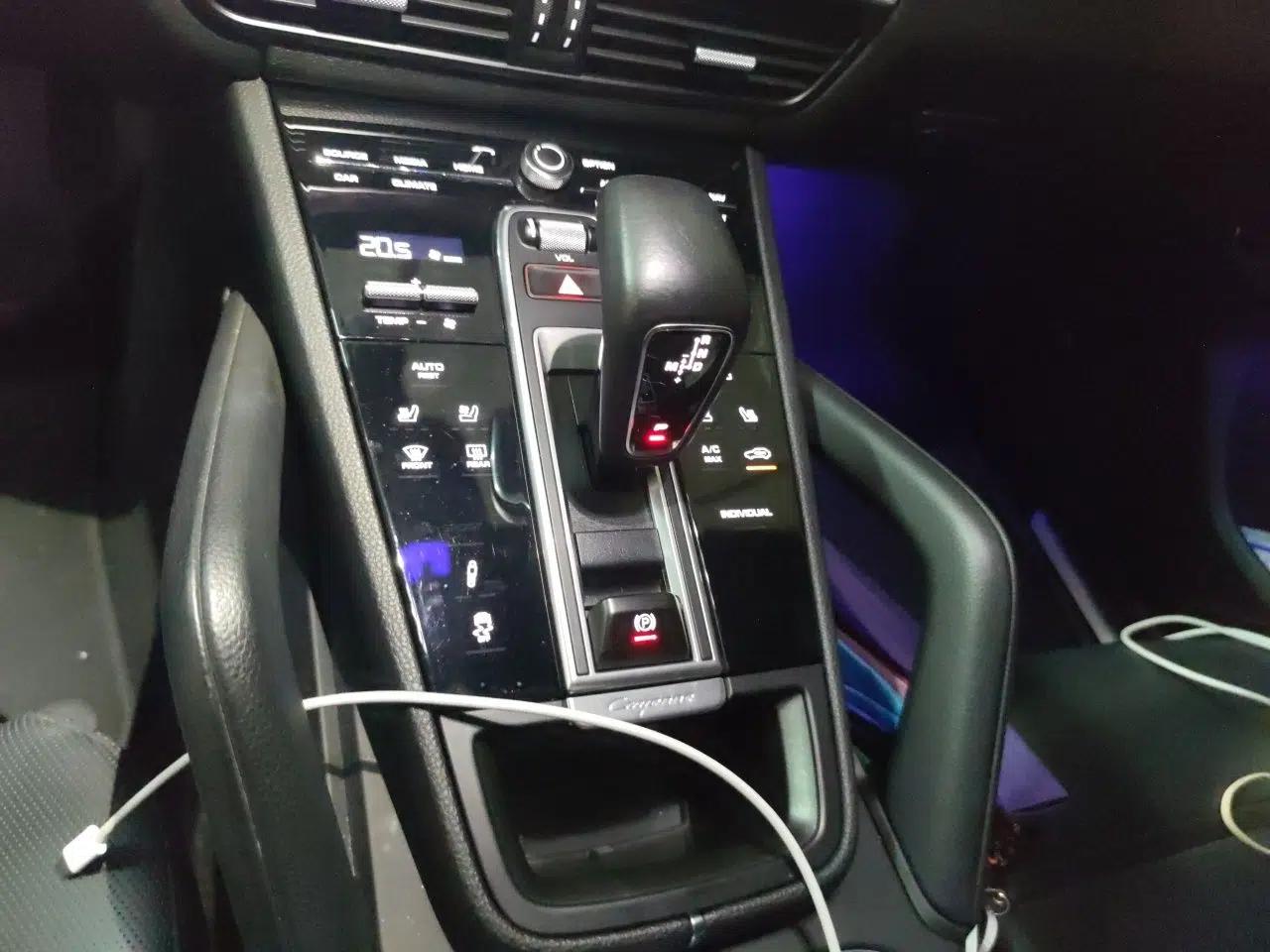 Porsche Cayenne E-Hybrid 2022 Cayenne E-Hybrid 2.0T Platinum Edition — миниатюра 14