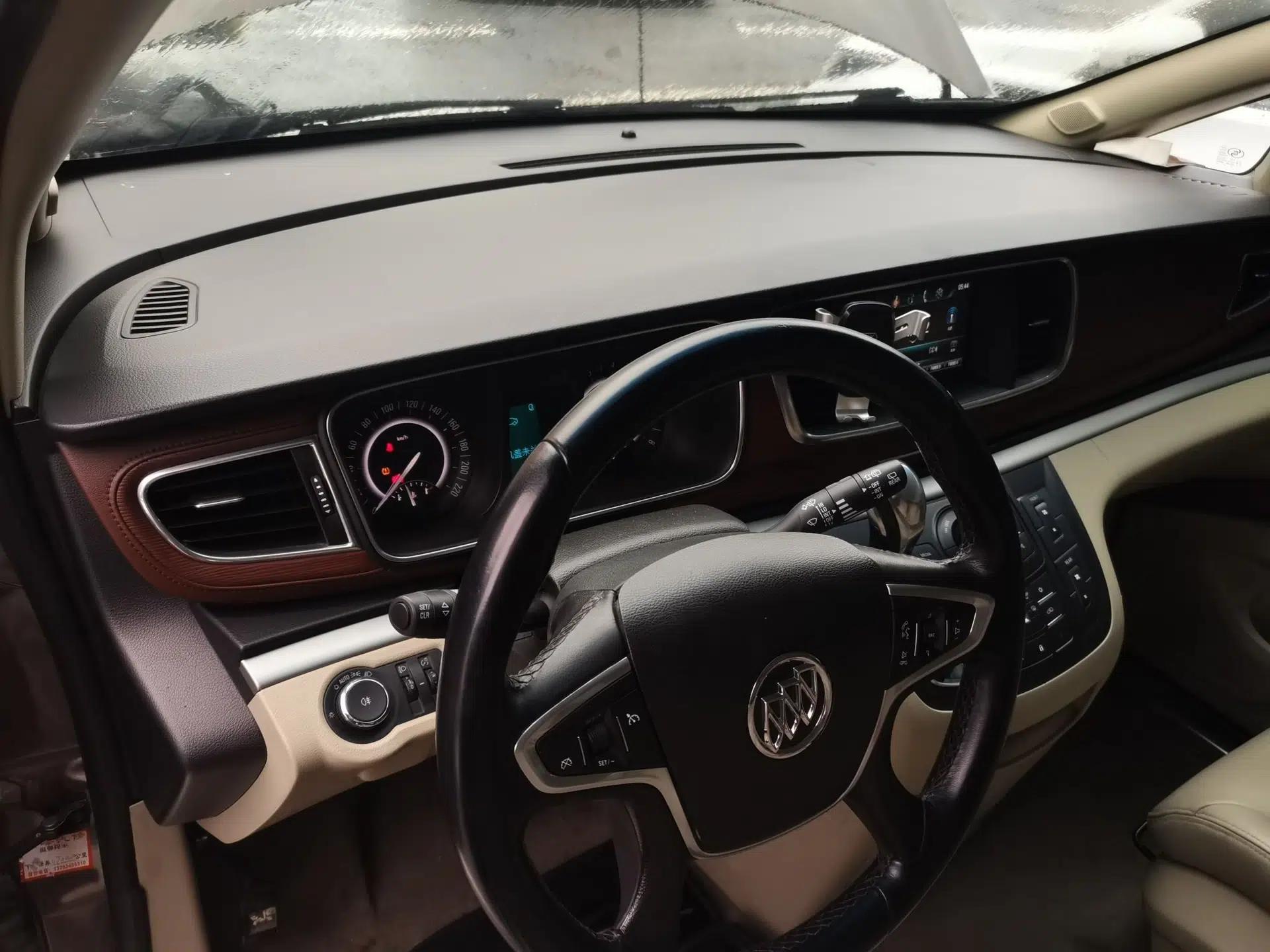 Buick GL8 2017 25S Luxury Version China V Standard — миниатюра 9