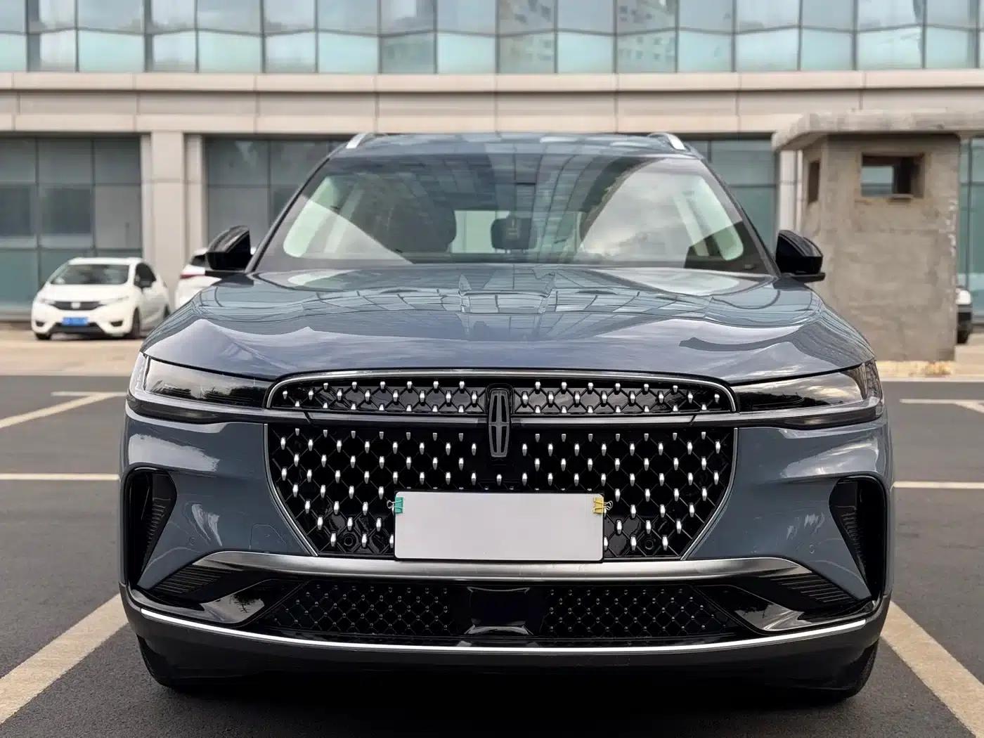 Navigator 2025 2.0T AWD Premium Edition — миниатюра 2