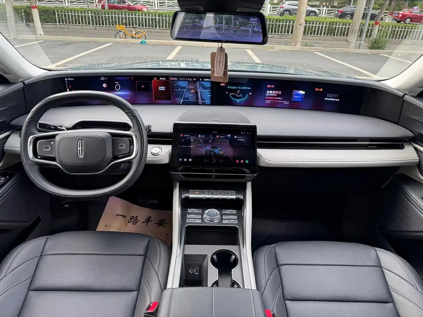 Navigator 2025 2.0T AWD Premium Edition — миниатюра 6