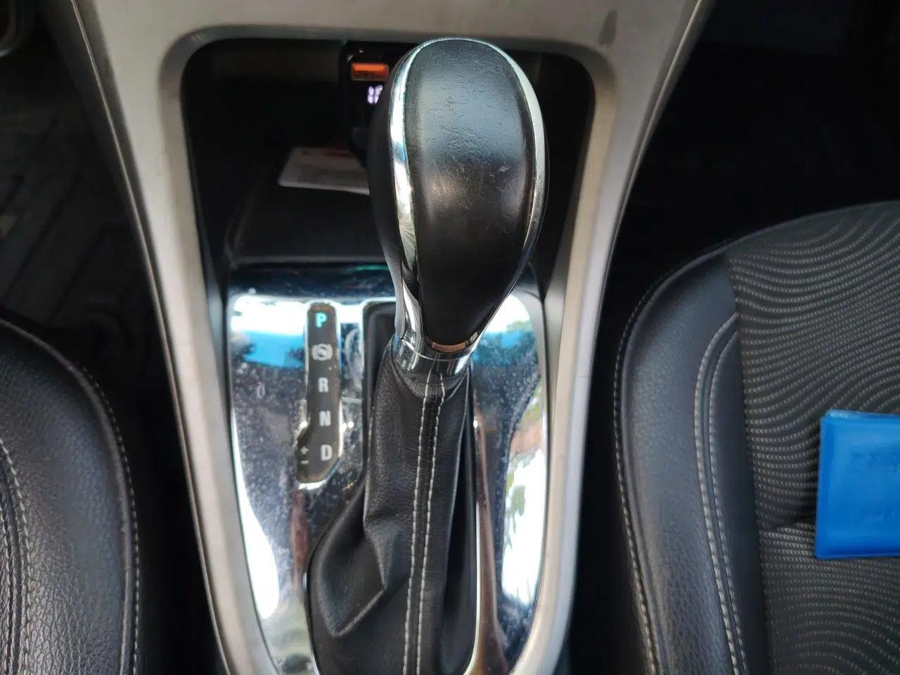 Buick GT 2010 XT 1.8L Automatic Fashion Edition — миниатюра 14