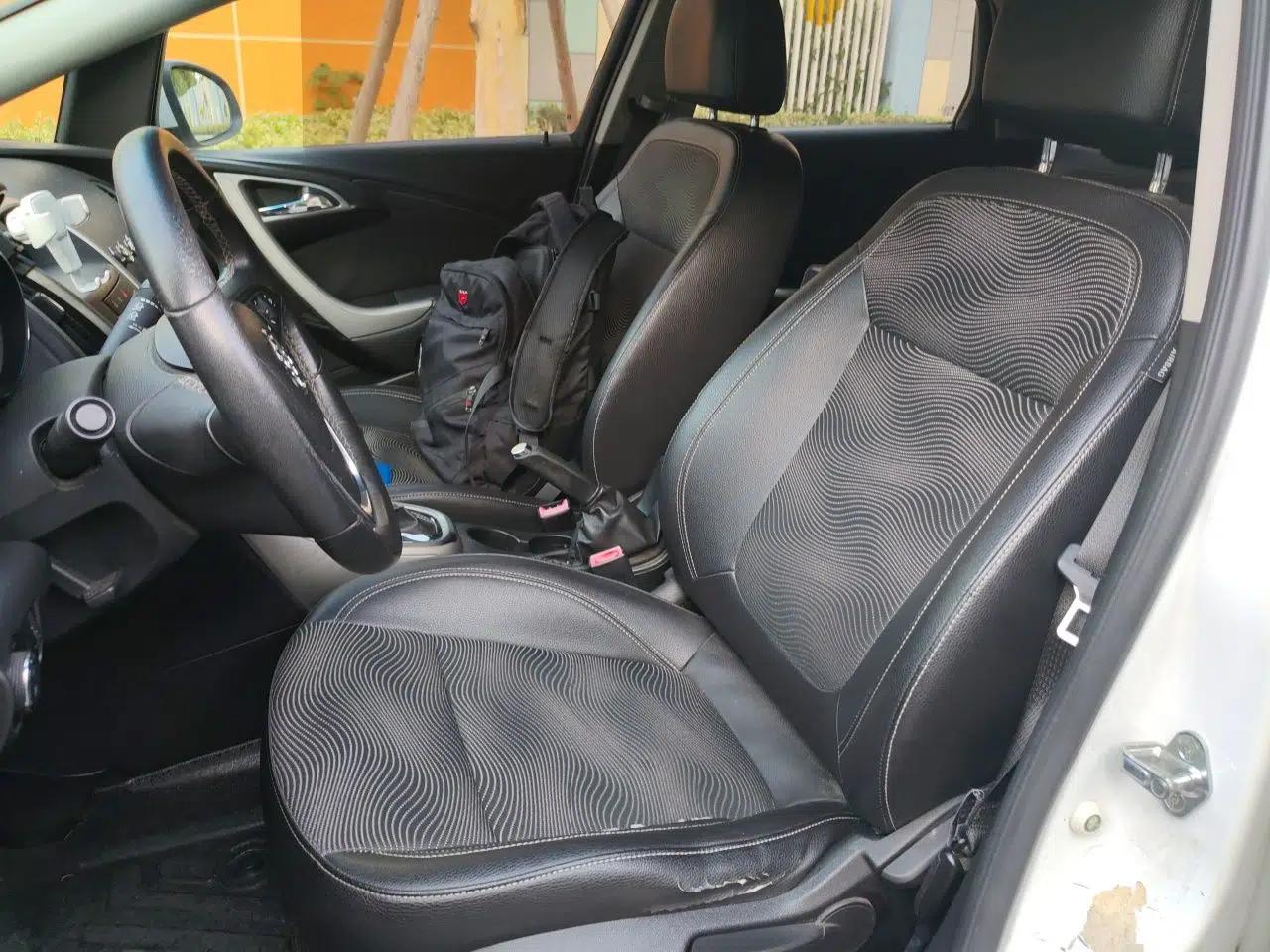 Buick GT 2010 XT 1.8L Automatic Fashion Edition — миниатюра 15