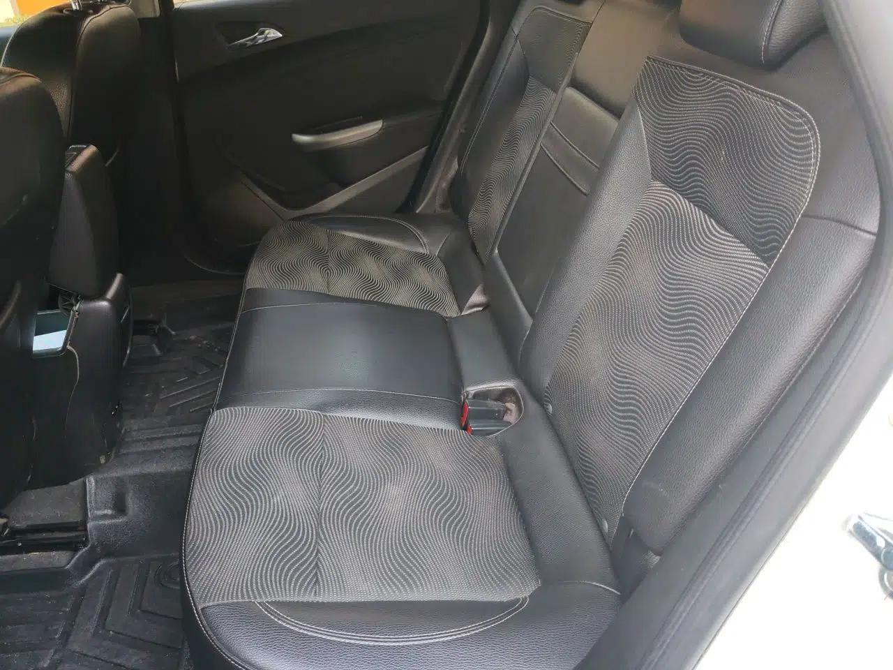 Buick GT 2010 XT 1.8L Automatic Fashion Edition — миниатюра 17
