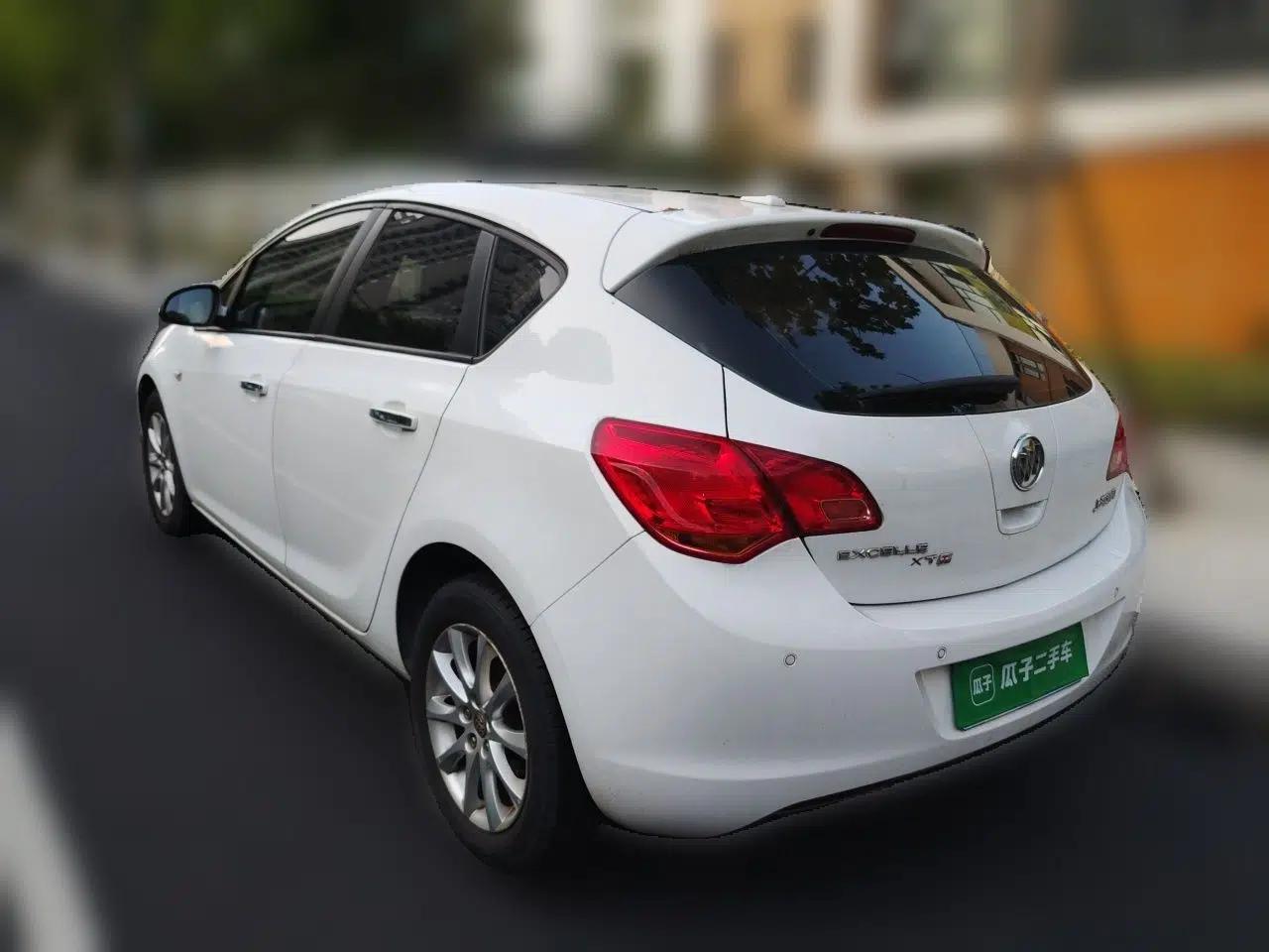 Buick GT 2010 XT 1.8L Automatic Fashion Edition — миниатюра 4
