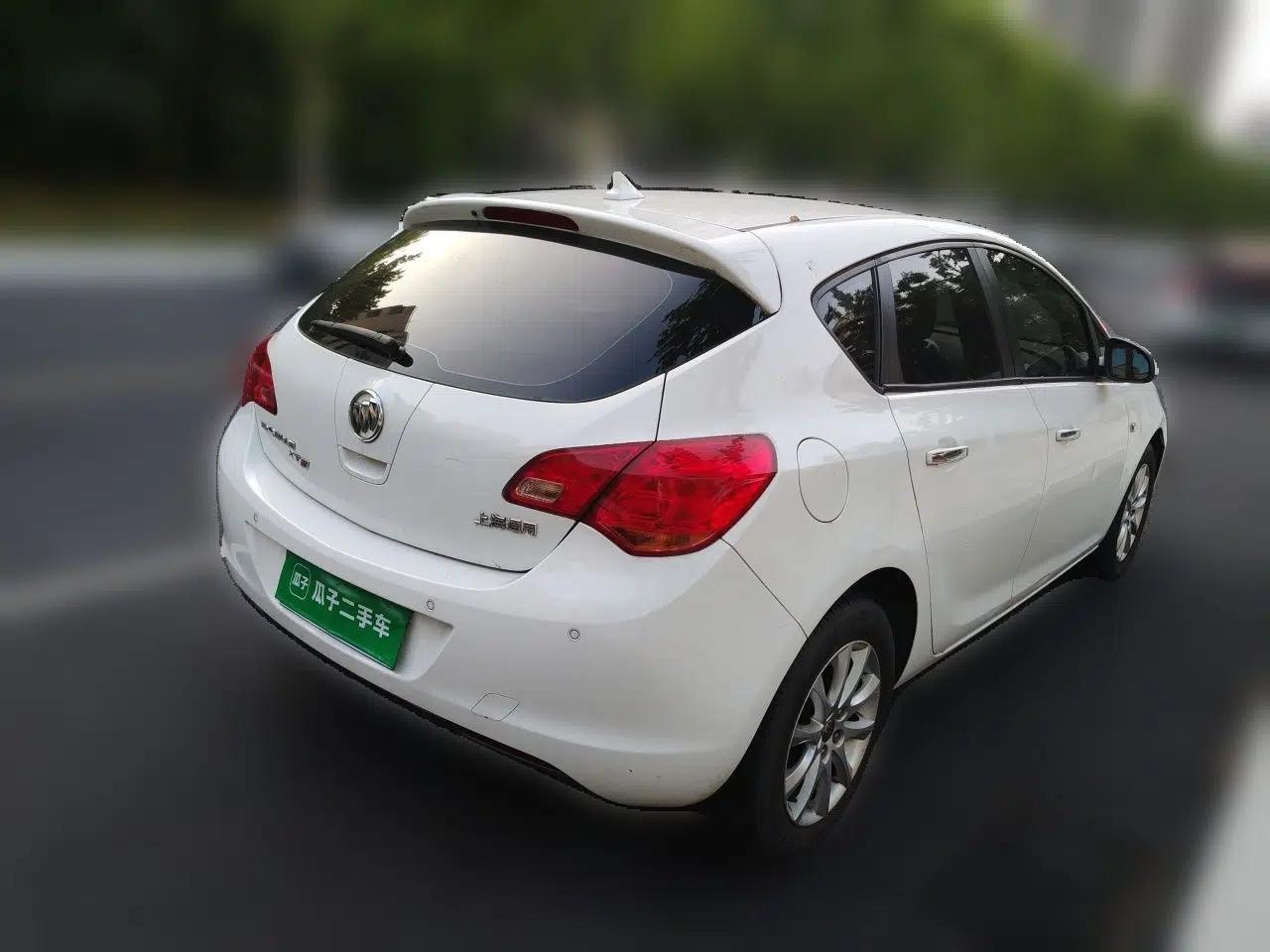 Buick GT 2010 XT 1.8L Automatic Fashion Edition — миниатюра 6