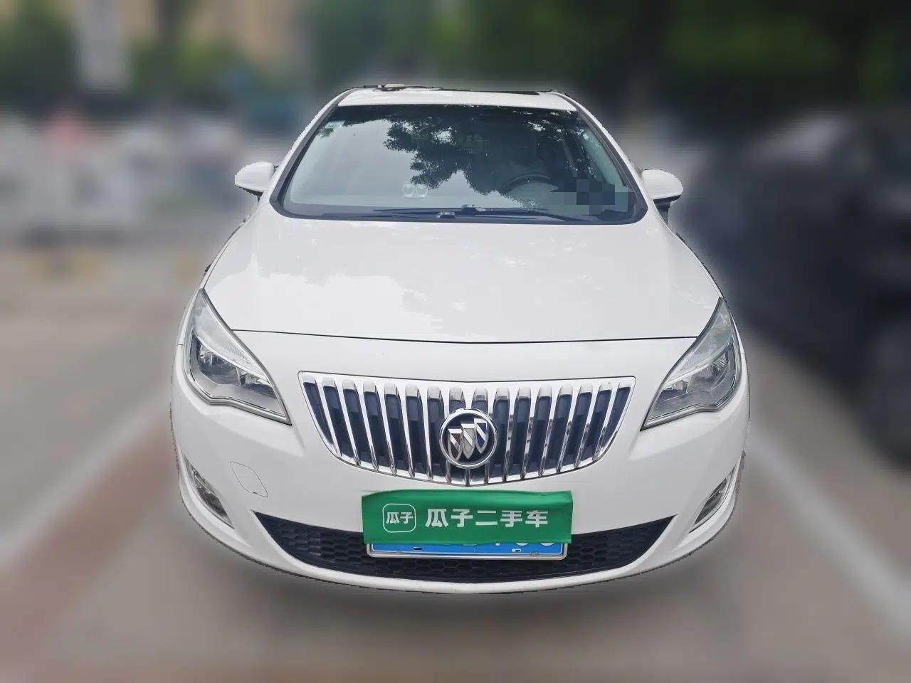 Buick GT 2013 XT 1.6L Automatic Fashion Edition — миниатюра 2