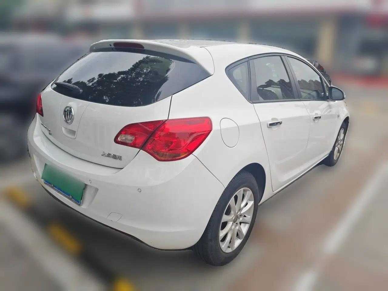 Buick GT 2013 XT 1.6L Automatic Fashion Edition — миниатюра 6