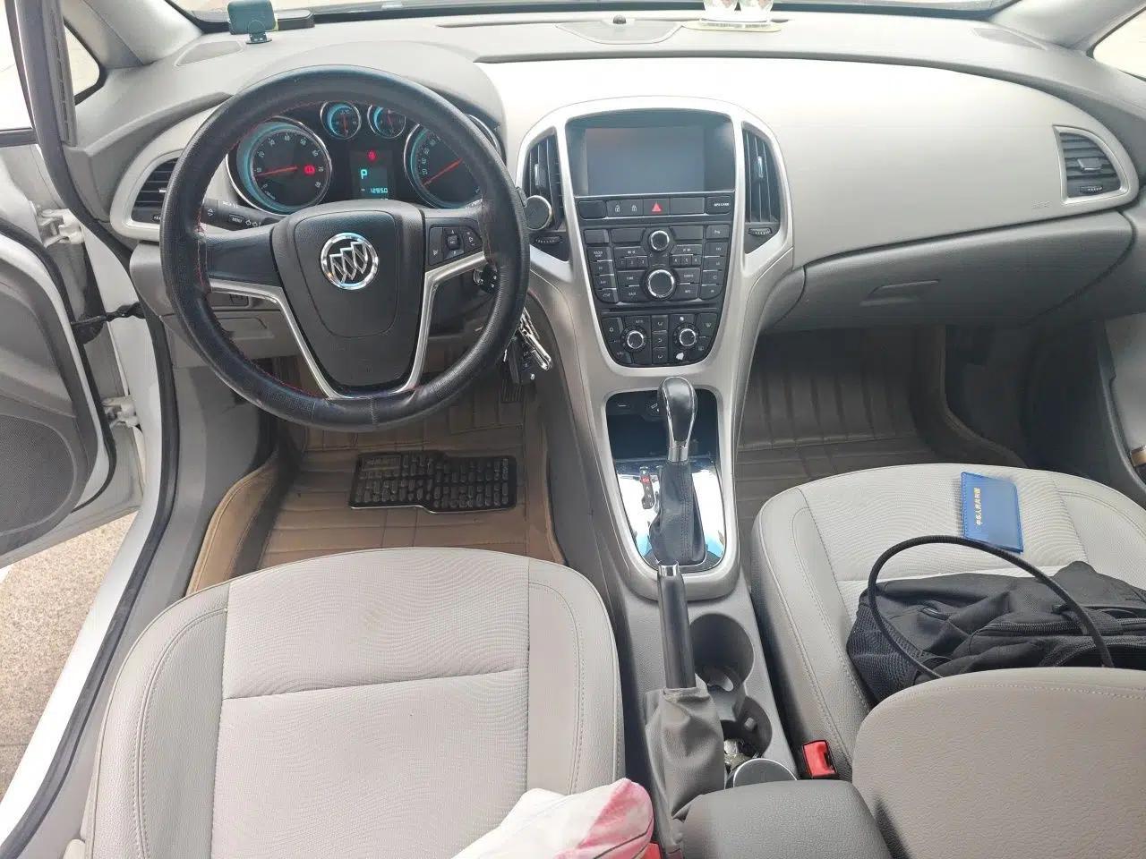 Buick GT 2013 XT 1.6L Automatic Fashion Edition — миниатюра 9