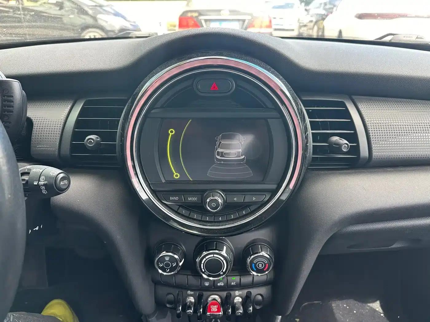 2016 MINI 1.5T COOPER 5-door version — миниатюра 11
