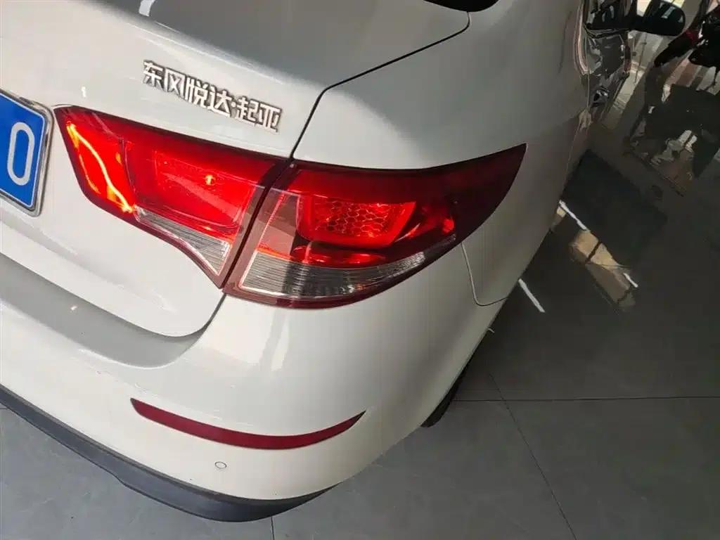 Kia K2 2015 Sedan 1.4L MT GLS — миниатюра 8