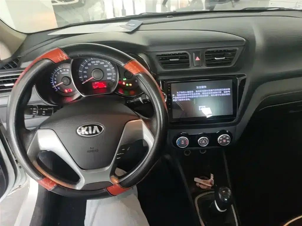 Kia K2 2015 Sedan 1.4L MT GLS — миниатюра 10