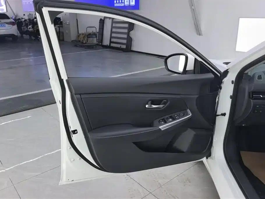 Nissan Sylphy 2023 1.6L CVT Enjoy Edition — миниатюра 7
