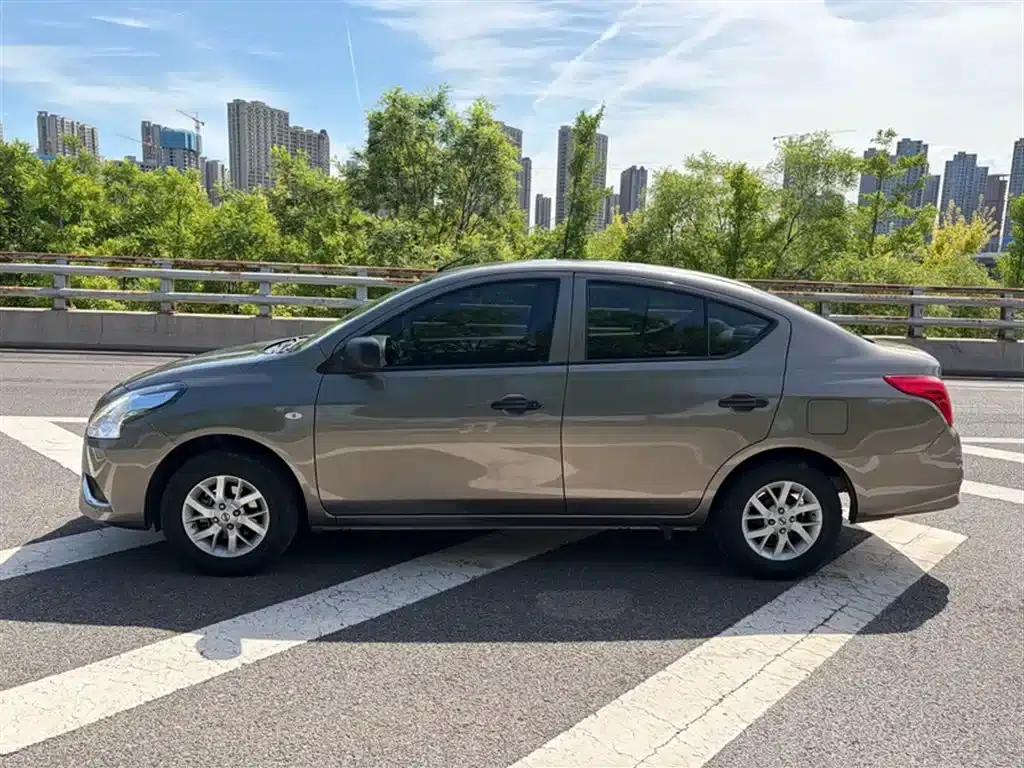 Nissan Sunny 2015 1.5XE CVT Comfort Edition — миниатюра 5