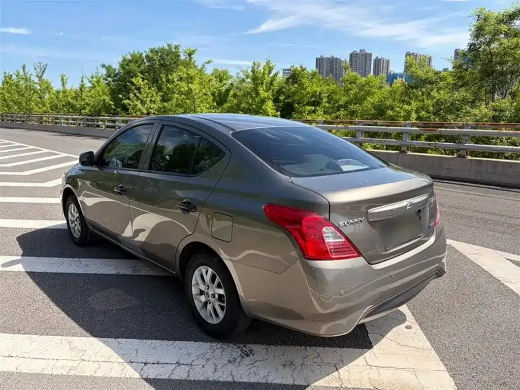 Nissan Sunny 2015 1.5XE CVT Comfort Edition — миниатюра 6