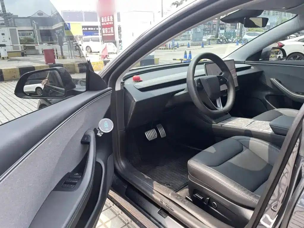 Model 3 2025 Rear-Wheel Drive — миниатюра 25