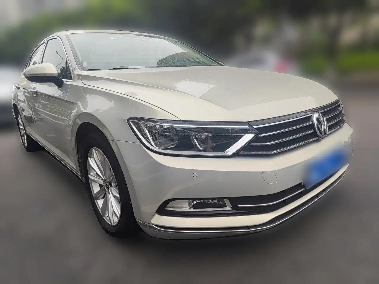 Volkswagen Magotan 2018 330TSI DSG Advanced Model — миниатюра 3