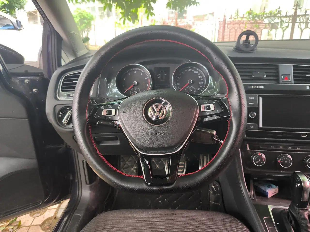 Volkswagen Golf 2018 1.6L Automatic Comfort Model — миниатюра 10