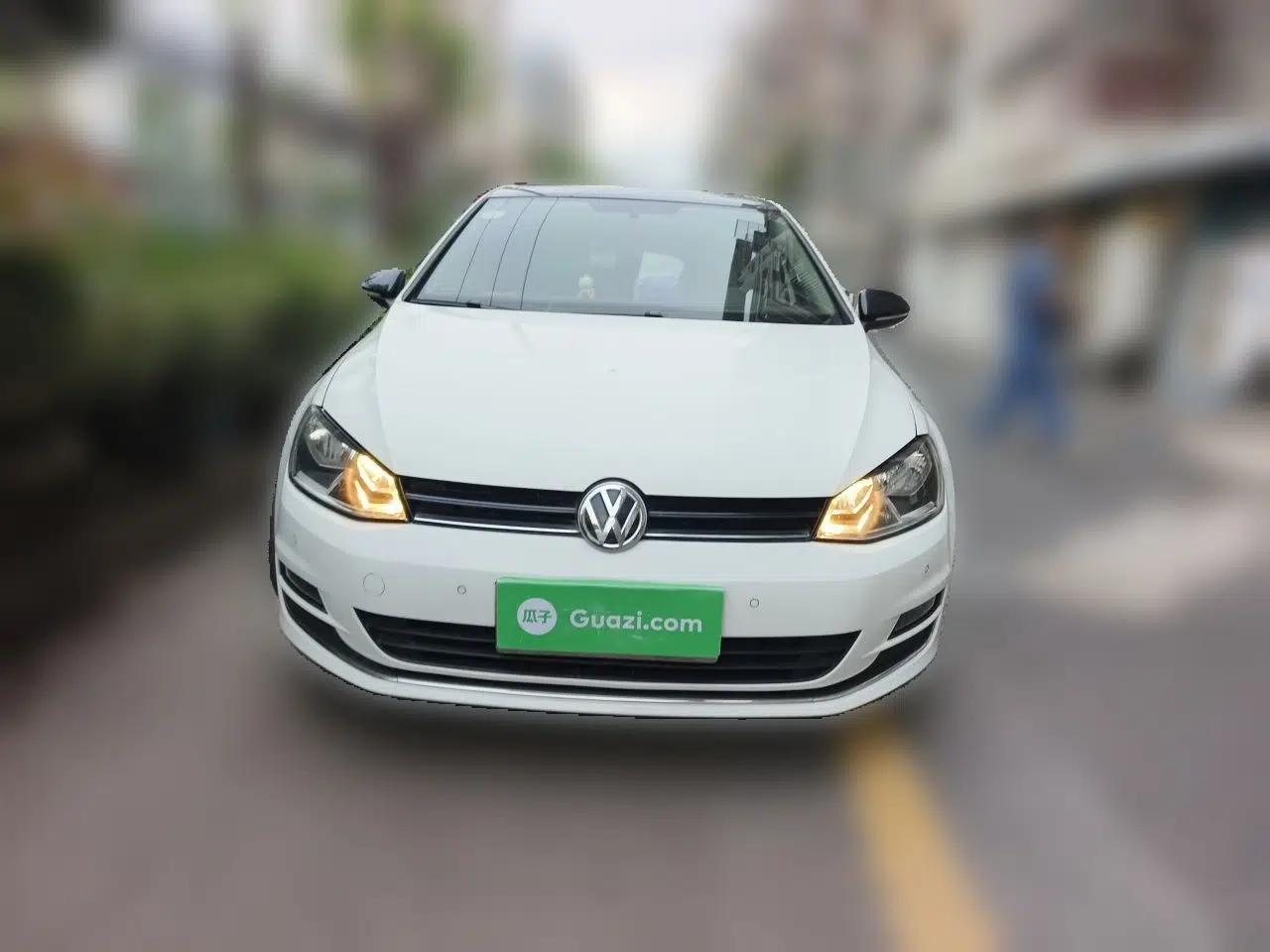 Volkswagen Golf 2017 1.6L Automatic Comfort Million-Vehicle Anniversary Edition — миниатюра 2